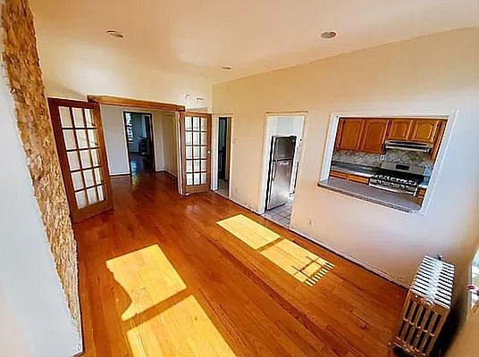 3rd image of 442 45th St #3