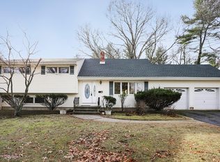 74 Glenwood Dr, Tinton Falls, NJ