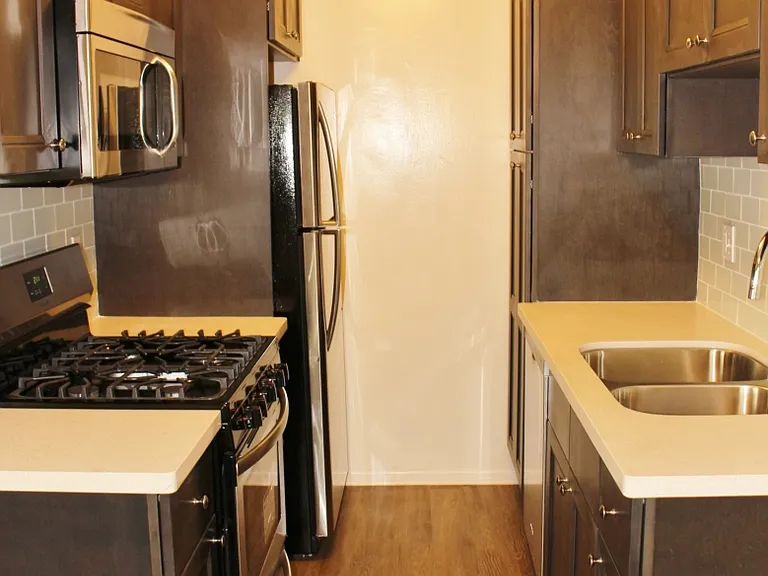 12415 Pacific Ave #2 — Photo 5