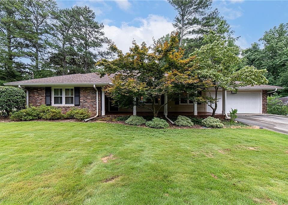 1st image of 2587 Sherbrooke Dr NE