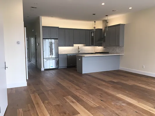 Rented by Realty Collective | media 17