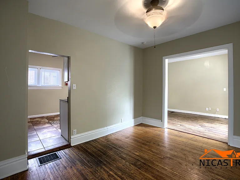 2254 Indianola Ave — Photo 15