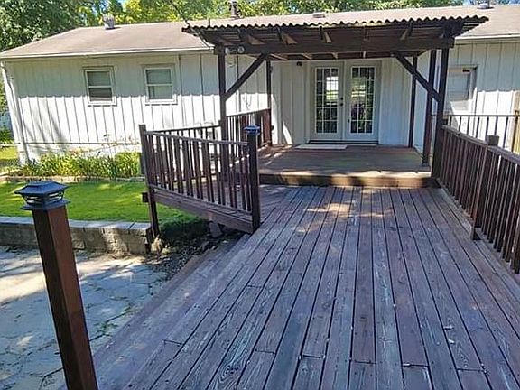 4th image of 2501 Juniper Ln