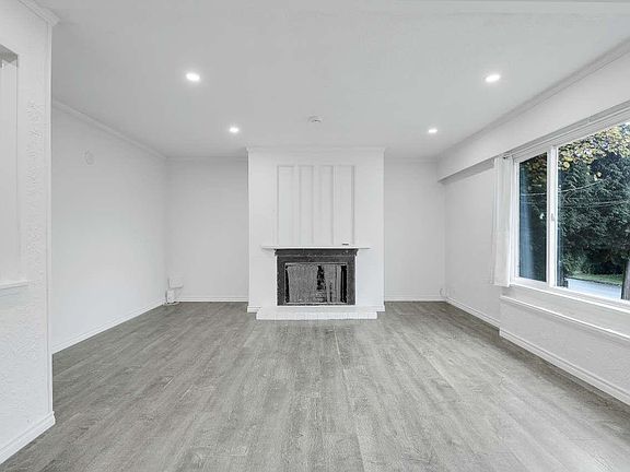 3rd image of 20986 117th Ave