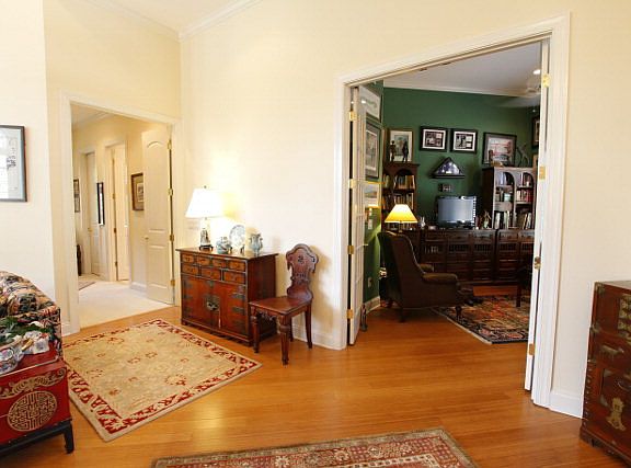 4th image of 111 E Pleasant Colony Dr