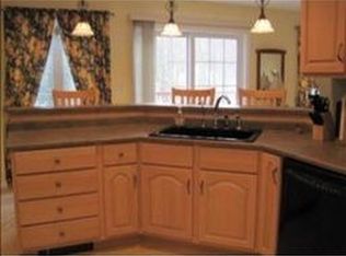 7 Victoria Dr, Epping, NH 03042