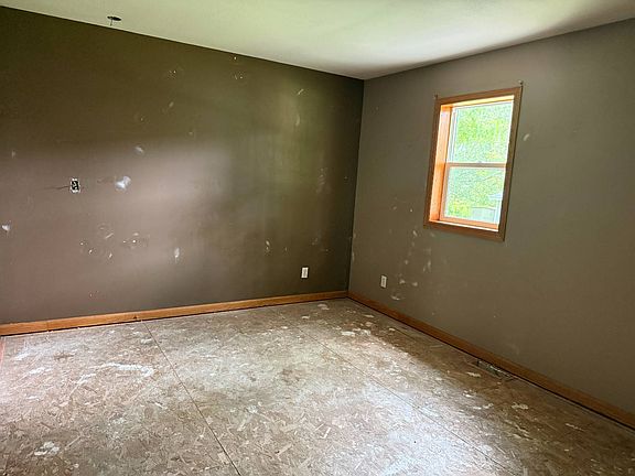 3rd image of 306 N Walnut St