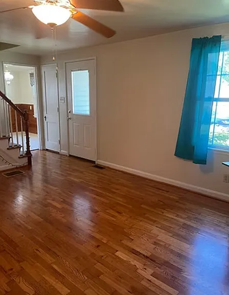 220 W Withrow St — Photo 2