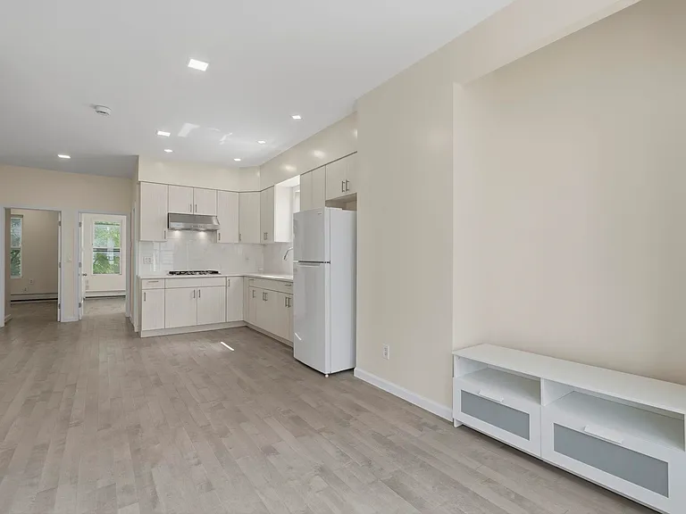 290 Grant Ave #2 — Photo 4