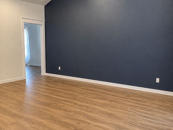 3rd image of 1679 Pickens Cir