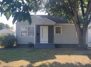 1657 N Kansas St, Russell, KS 67665