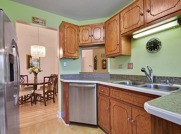 5th image of 9801 Mill Dr W