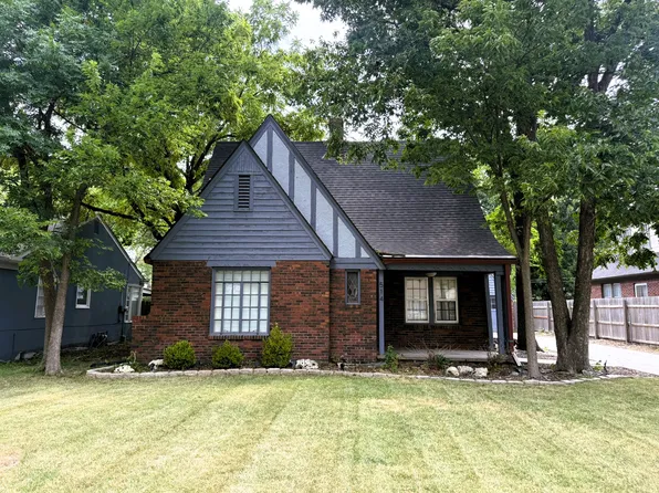 514 S Crestway St, Wichita, KS 67218
