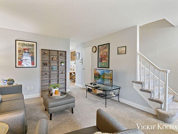 3rd image of 1953 Georgetown Dr SE #220