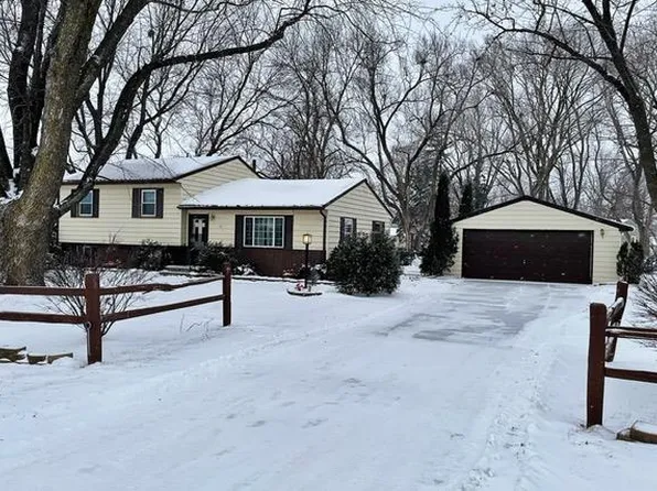 22584 Circle Dr, Fort Dodge, IA 50501