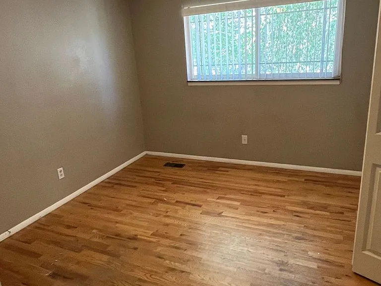 2 E Robbers Roost Ln #4 — Photo 5