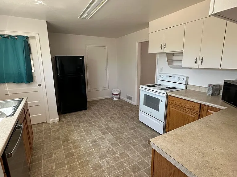345 N 300 W — Photo 2