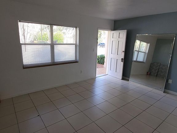 5th image of 15-21 Alhambra Cir #14