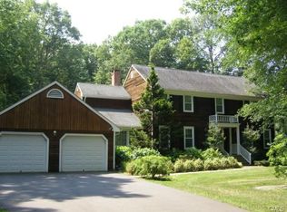 15 Whitefield Dr, Trumbull, CT 06611