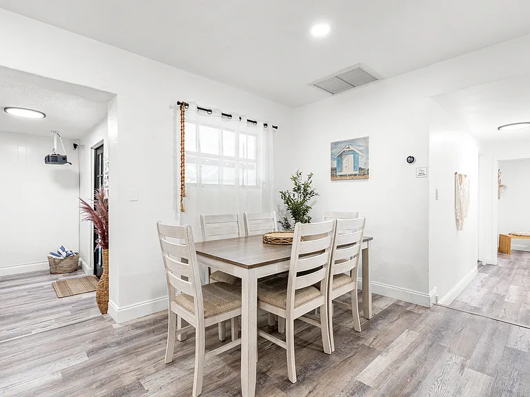 1271 Woodlawn St — Photo 15