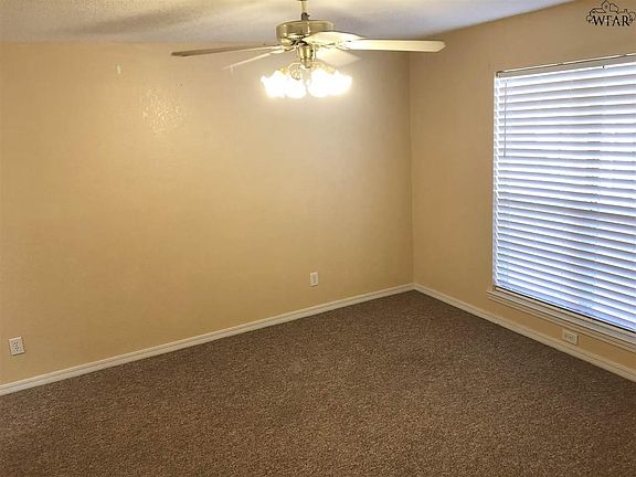 5th image of 4110 Latricia Ln APT A