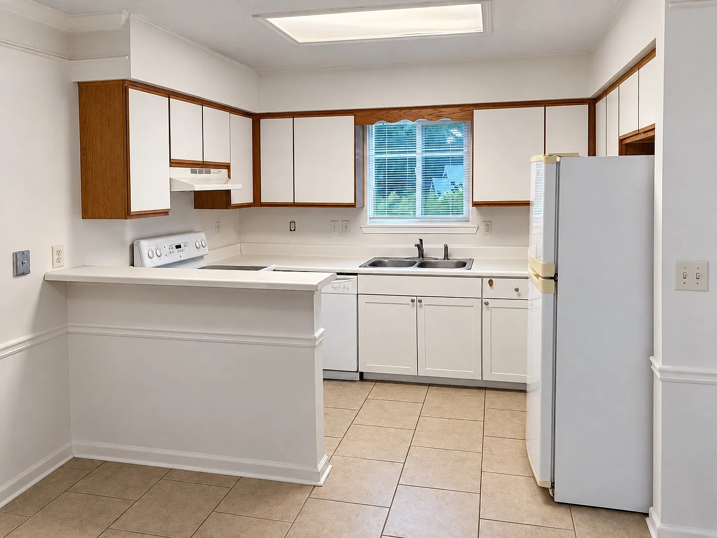 3 bed, 1063 sqft, $1,895 — Photo 3