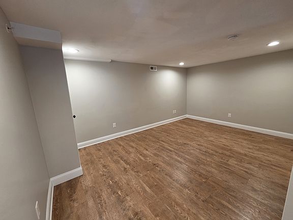 5th image of 20 Rhodes St #20E