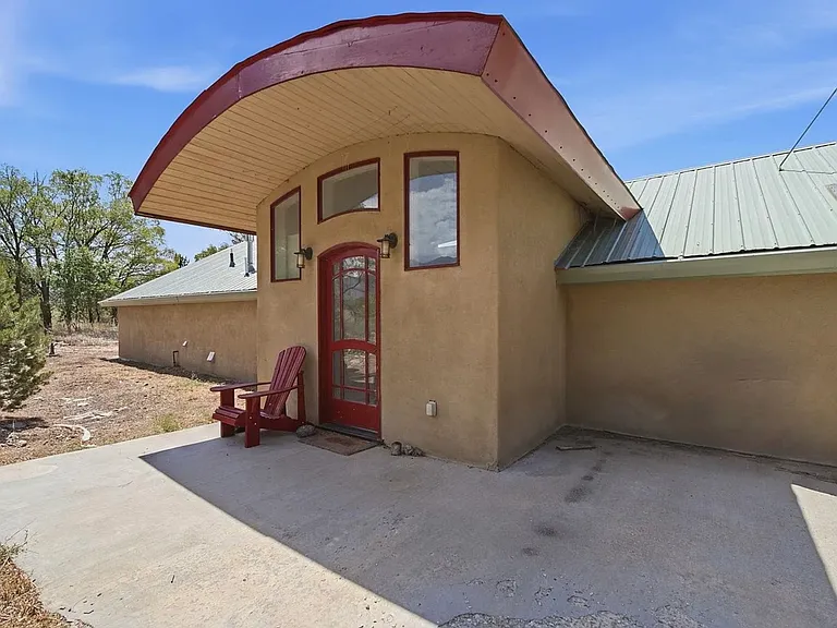 1036 La Cienega Rd — Photo 2
