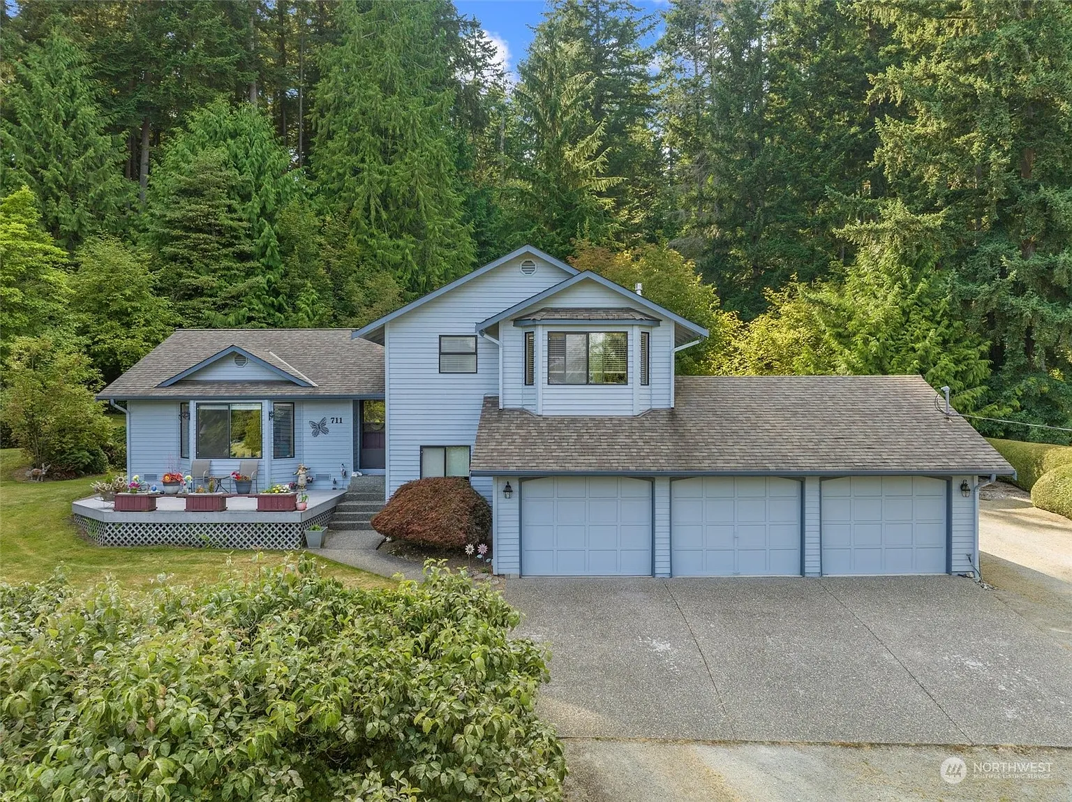 711 Mcrae Road NW photo 1