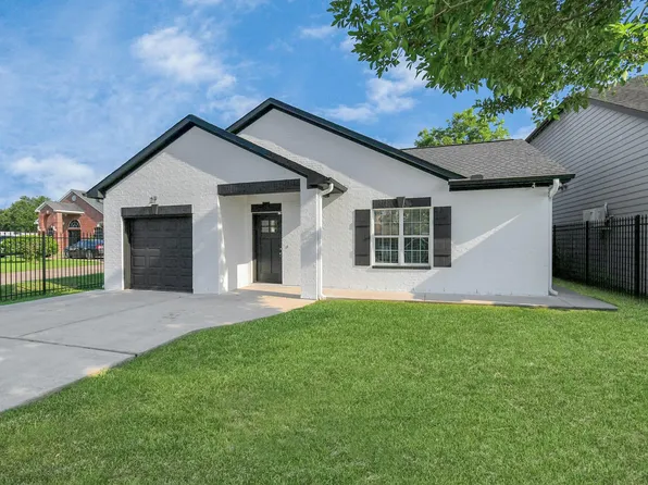 9006 Ledge St, Houston, TX 77075