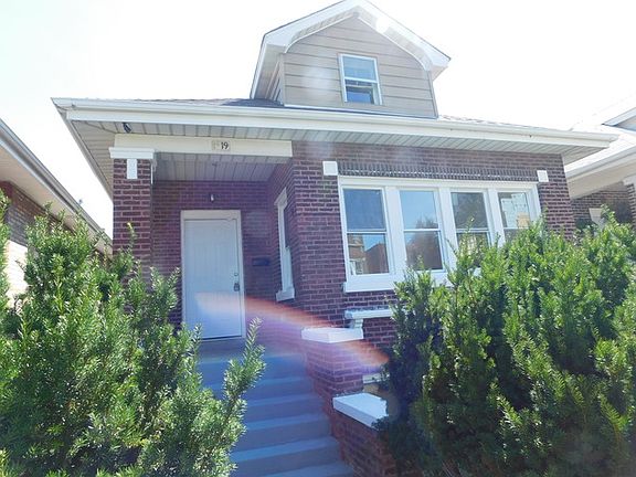 2nd image of 1819 S 48th Ct