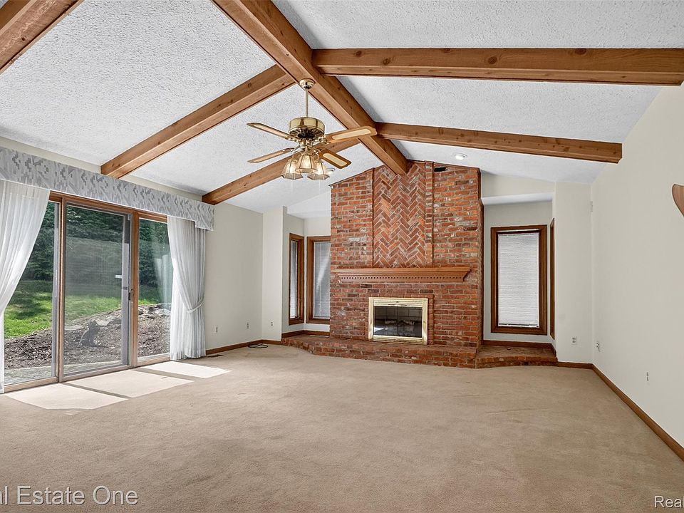 871 Stanford Ct, photo 16