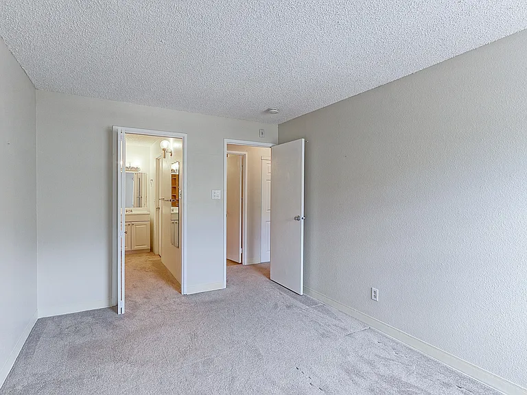 1400 Golden Cir #311 — Photo 26