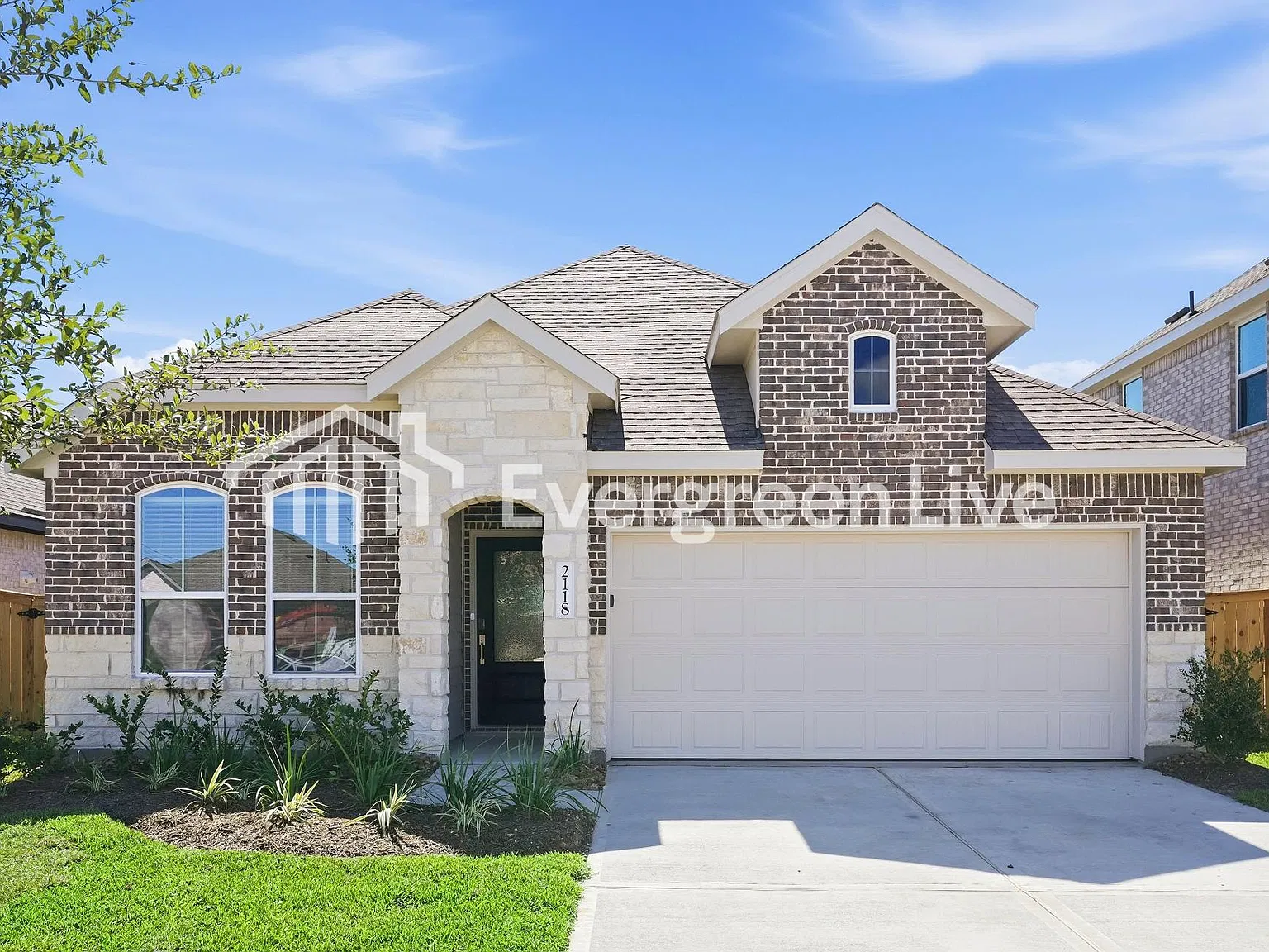 3 bed, 2.0 bath, 1974 sqft, $1,945 — Photo 2