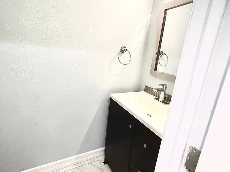1029 Mira Mar Ave — Photo 7