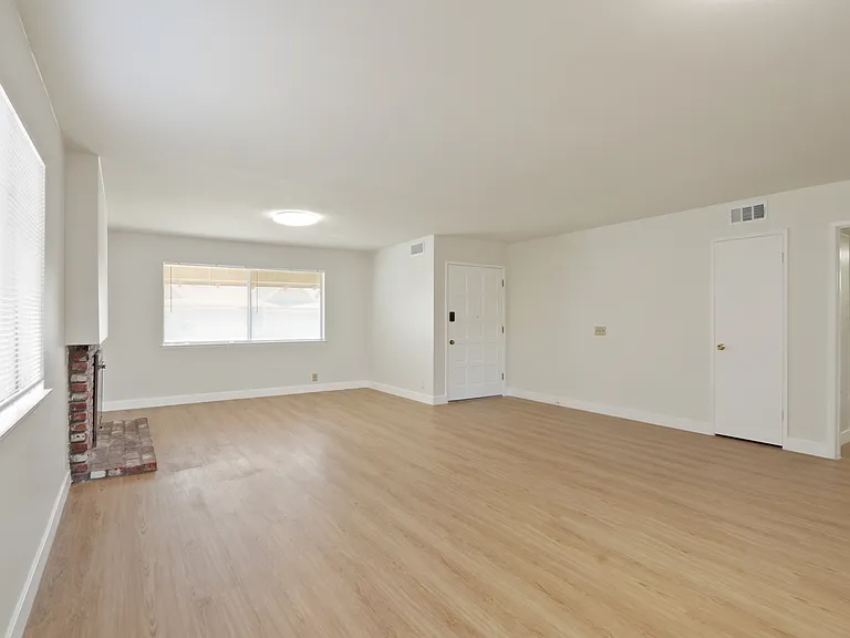 8801 Monterey Cir — Photo 10