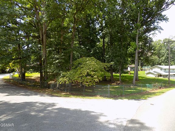 5th image of 985 Ronald Dr Lot 95&96