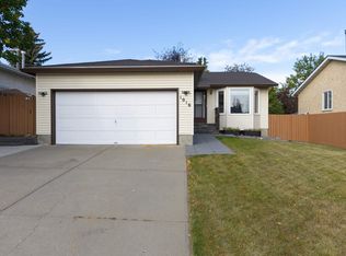 1016 48th St NW, Edmonton, AB T6L 4C4
