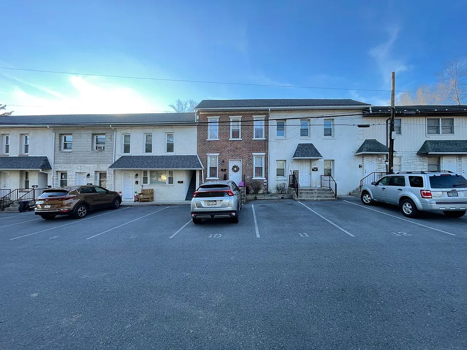 Brick Row Commons
