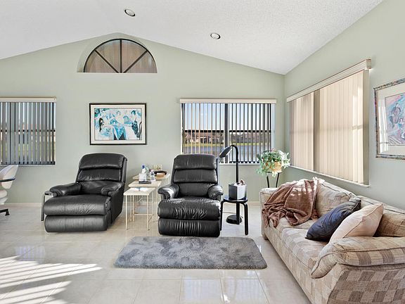 4th image of 7302 Le Chalet Blvd