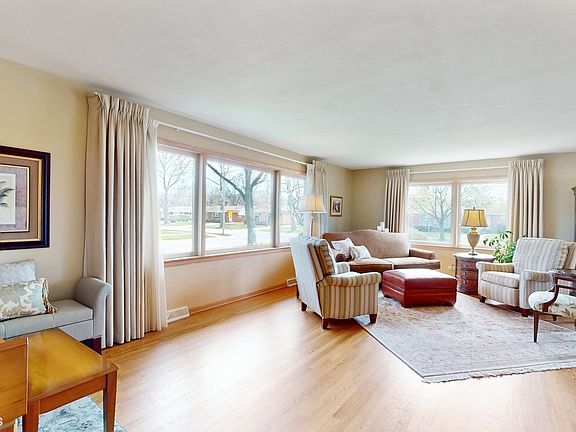 5th image of 2458 Belleview Ave