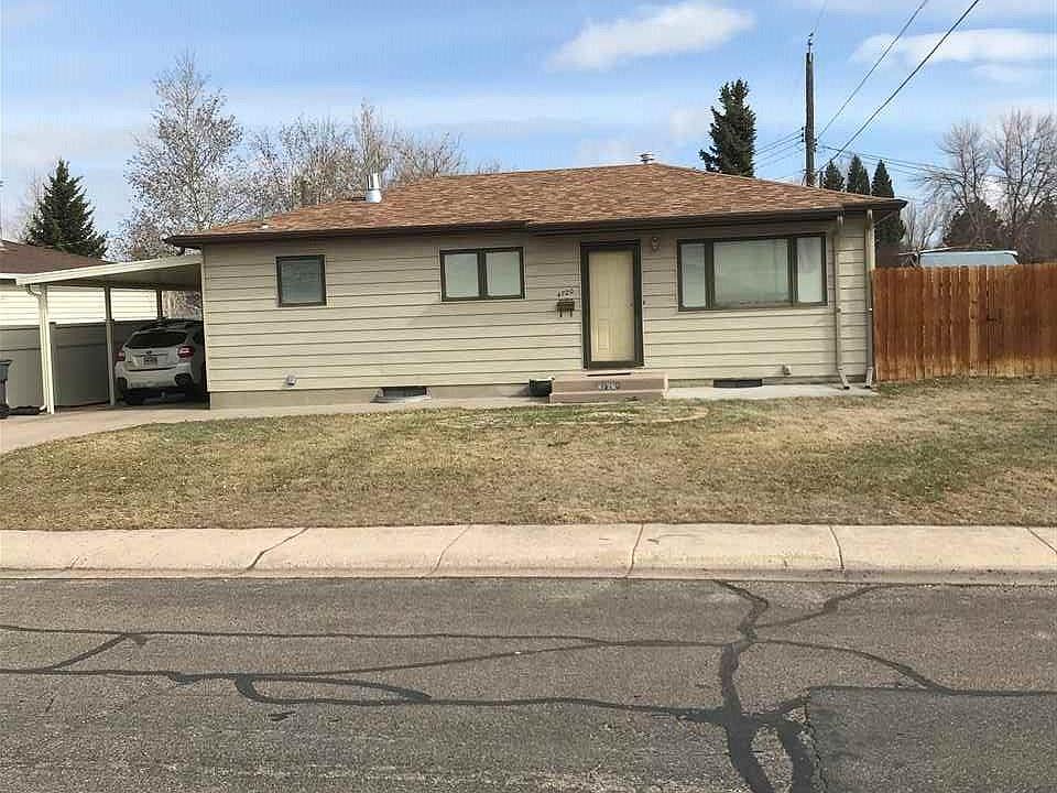 2nd image of 4720 E 6th St