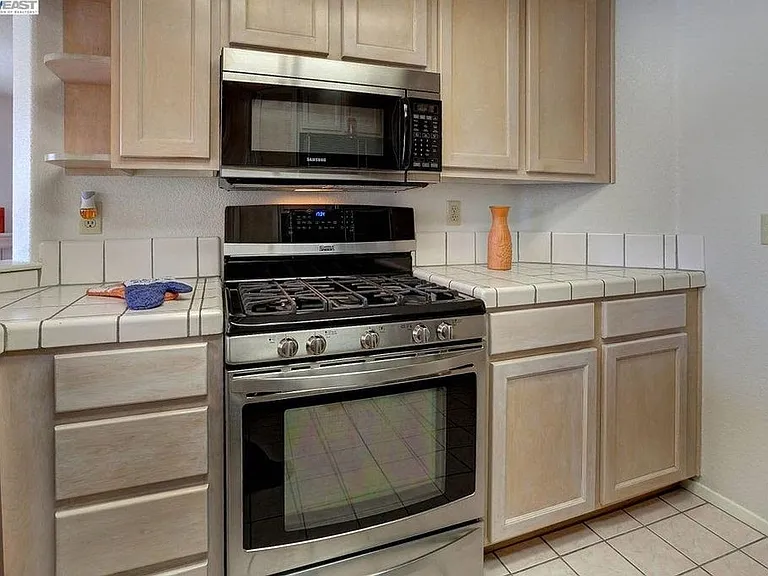 Kitchen pic 2