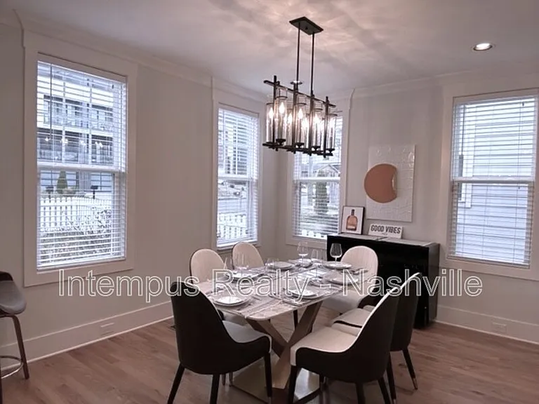 928 Southside Pl — Photo 6