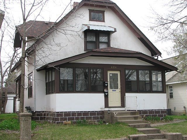 2nd image of 604 2nd Ave S