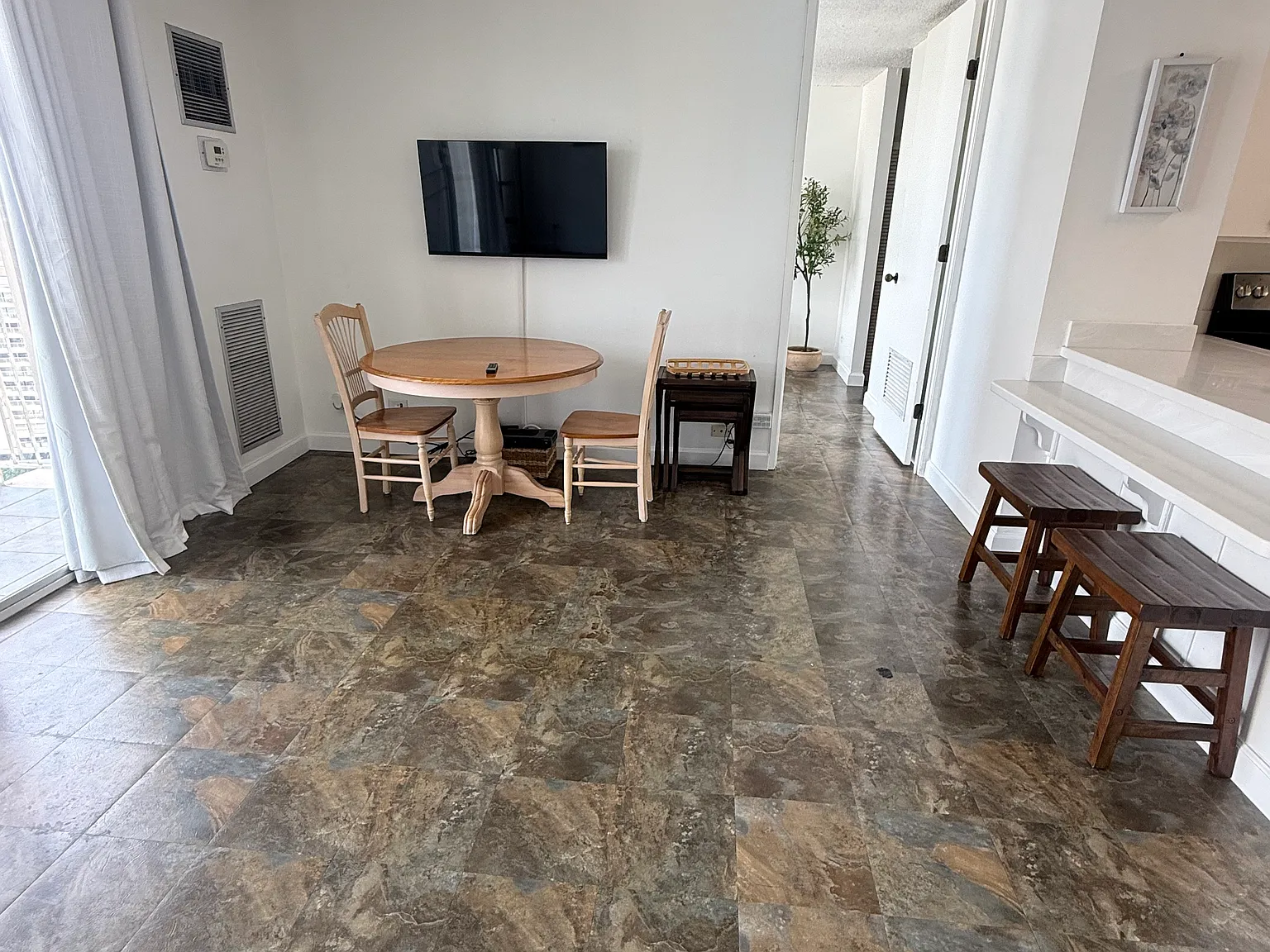1 bed, 546 sqft, $2,600 — Photo 2