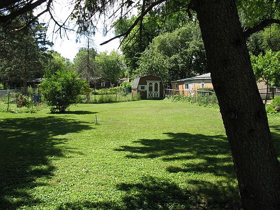 5th image of 138 E Anita Ave