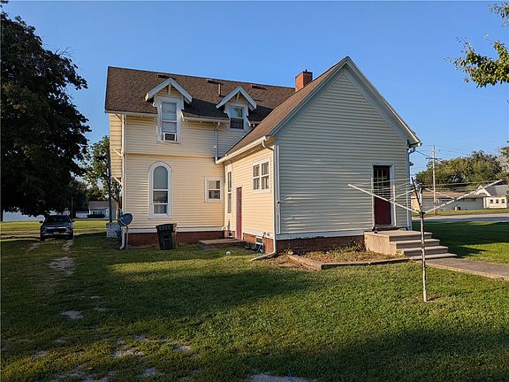 4th image of 222 E Main St