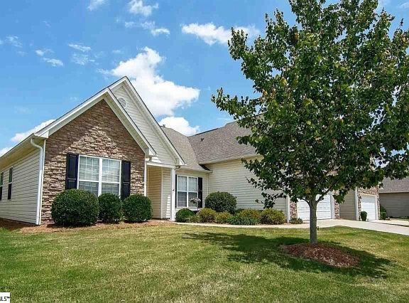 2nd image of 120 Wild Thorn Ln