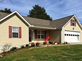 7610 Silveredge Rd, Knoxville, TN 37918